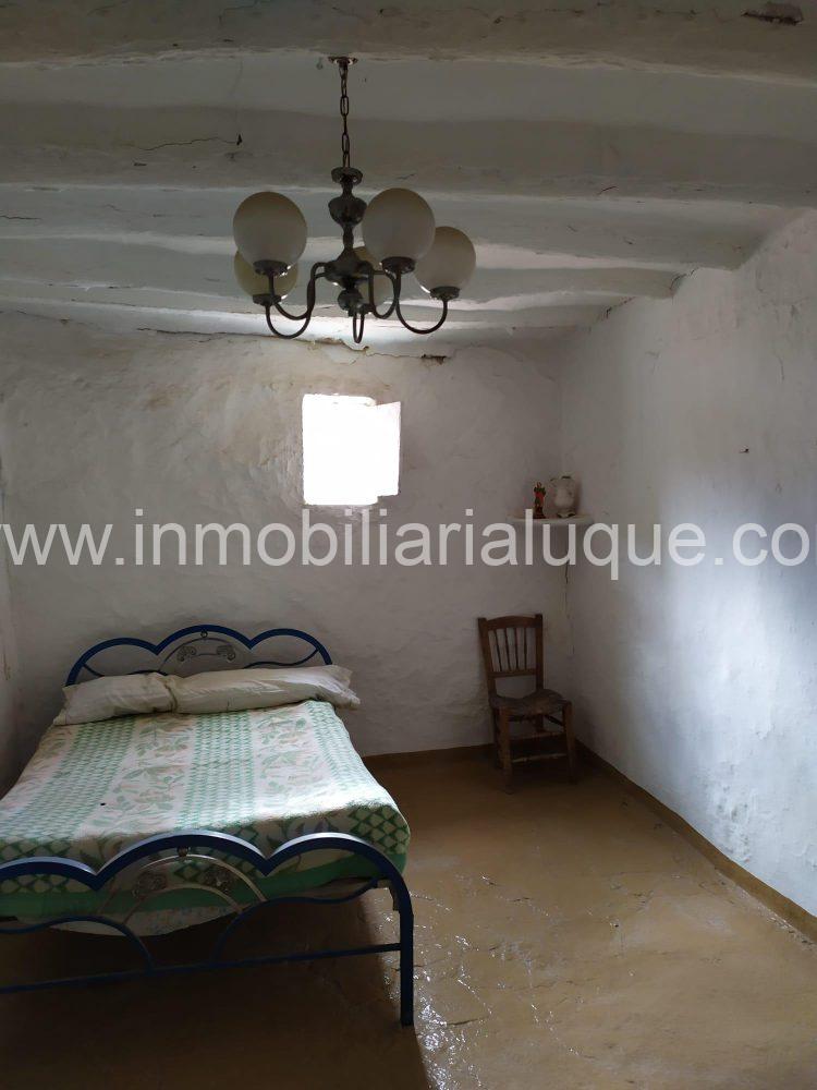 CASA EN VENTA PARA DERRIBAR O REFORMAR CASA EN VENTA PARA DERRIBAR O REFORMAR