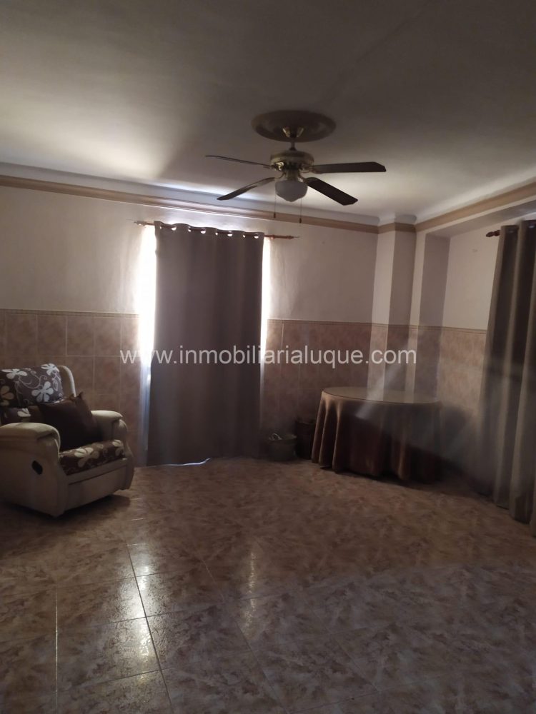 CASA EN ESQUINA CASA EN ESQUINA