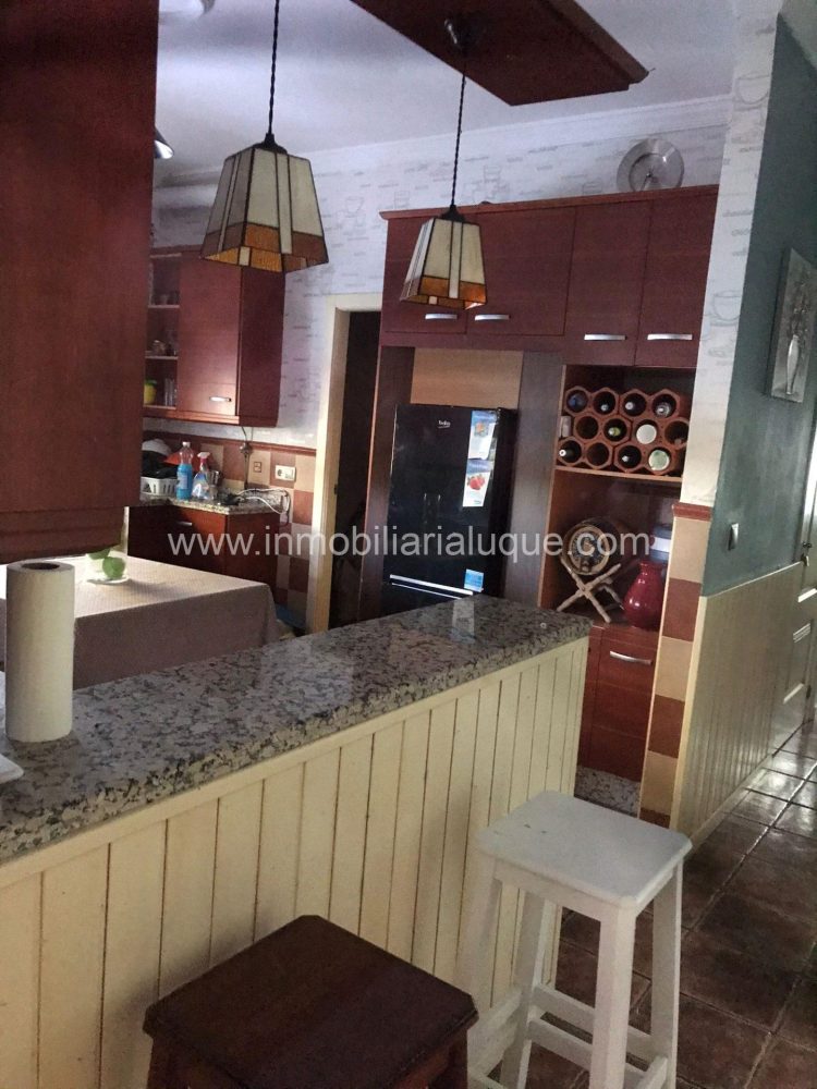 CHALET CON PARCELA EN VENTA