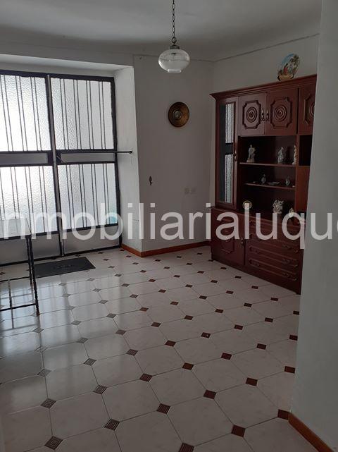 CASA EN VENTA EN LUQUE